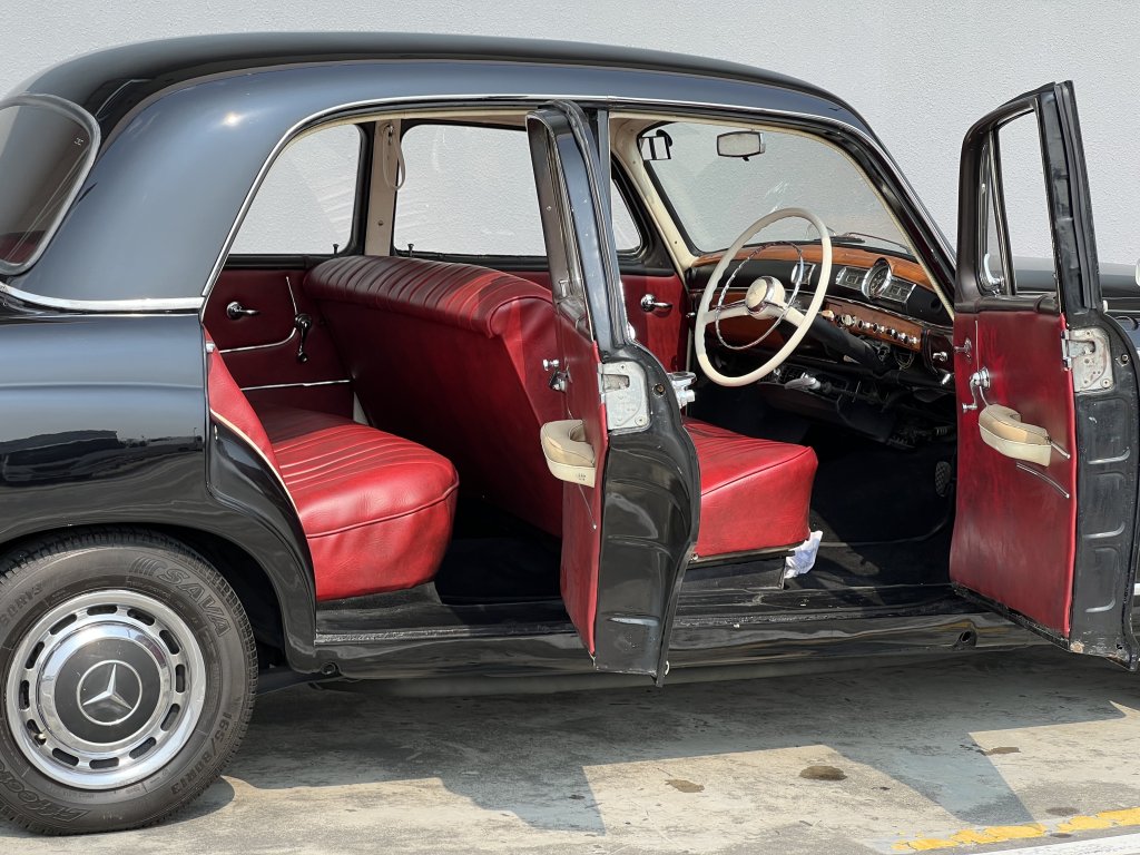 Mercedes-Benz 219 Ponton, picture 4